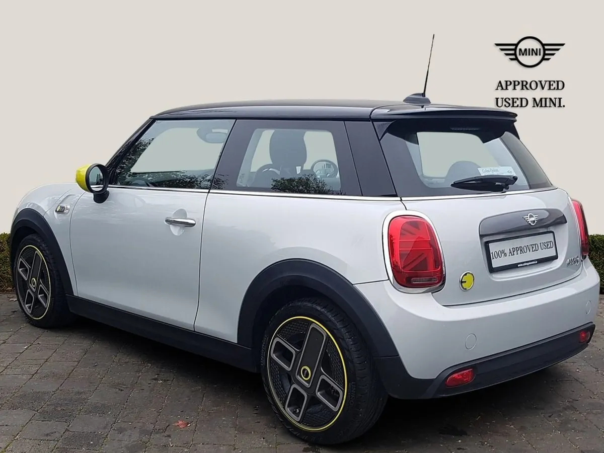 MINI Cooper Cooper Classic Auto - Image 2