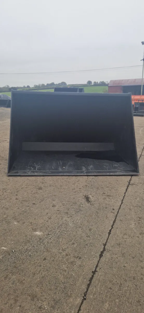 High capacity 8ft grain bucket to suit Volvo/jcb - Image 2