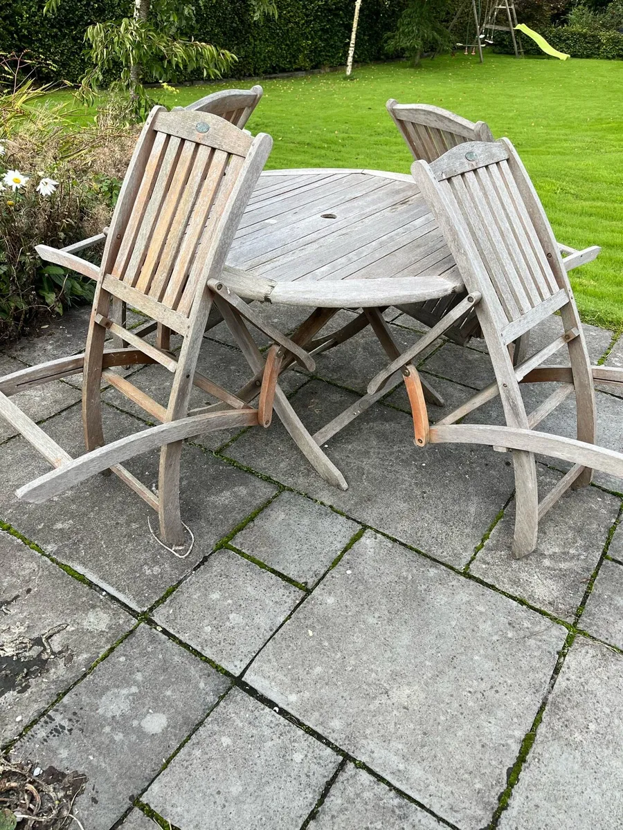 Garden table & chairs - Image 1