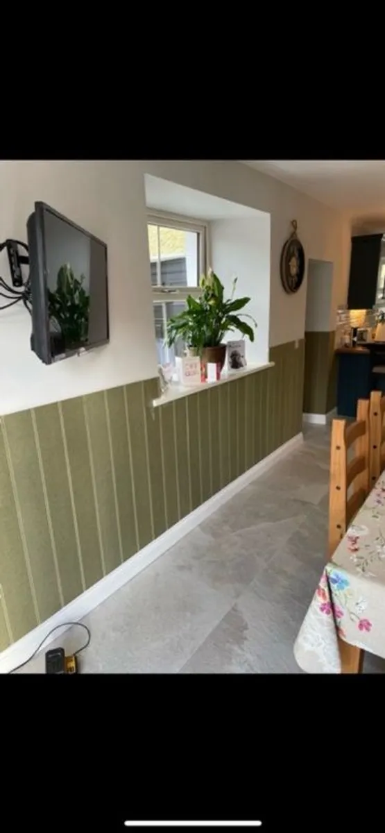 Wall panelling and flooring - Image 1