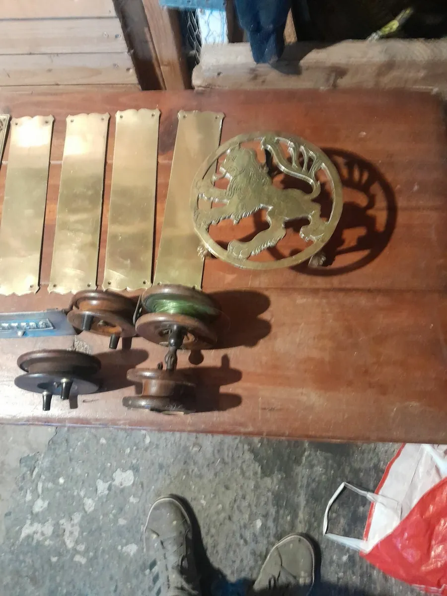 A collection of vintage  objects - Image 2