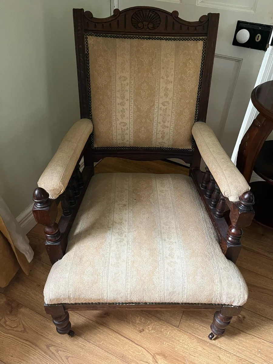Antique chair - Image 1