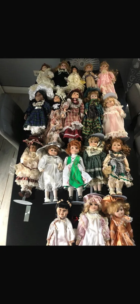 Porcelain dolls bundle - Image 1
