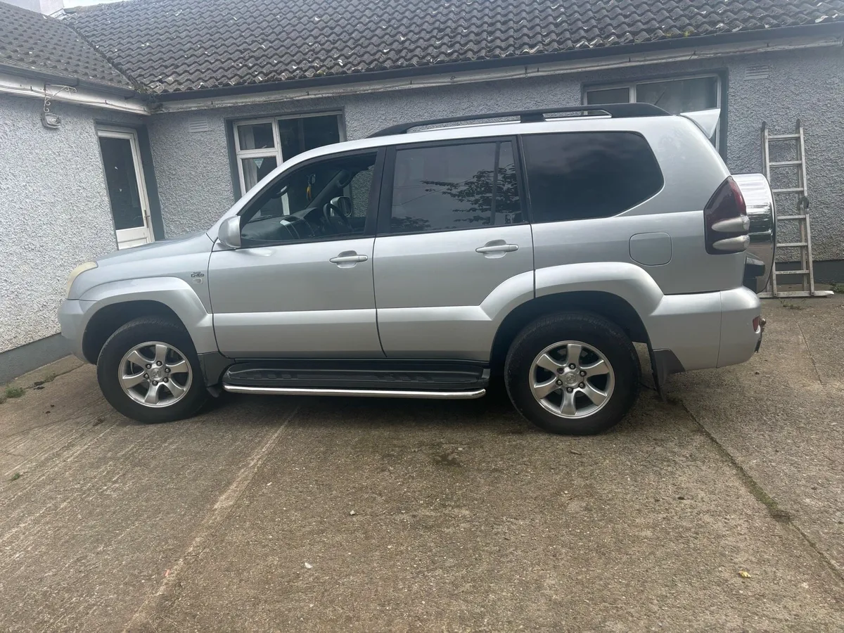 Land Cruiser Crew cab. Lwb - Image 1