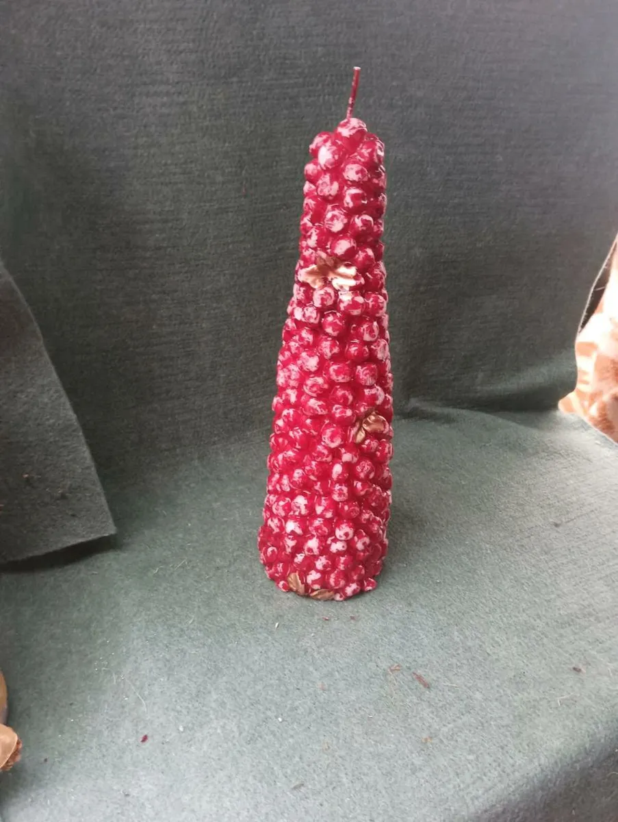 Beautiful Christmas tree candle new. - Image 1