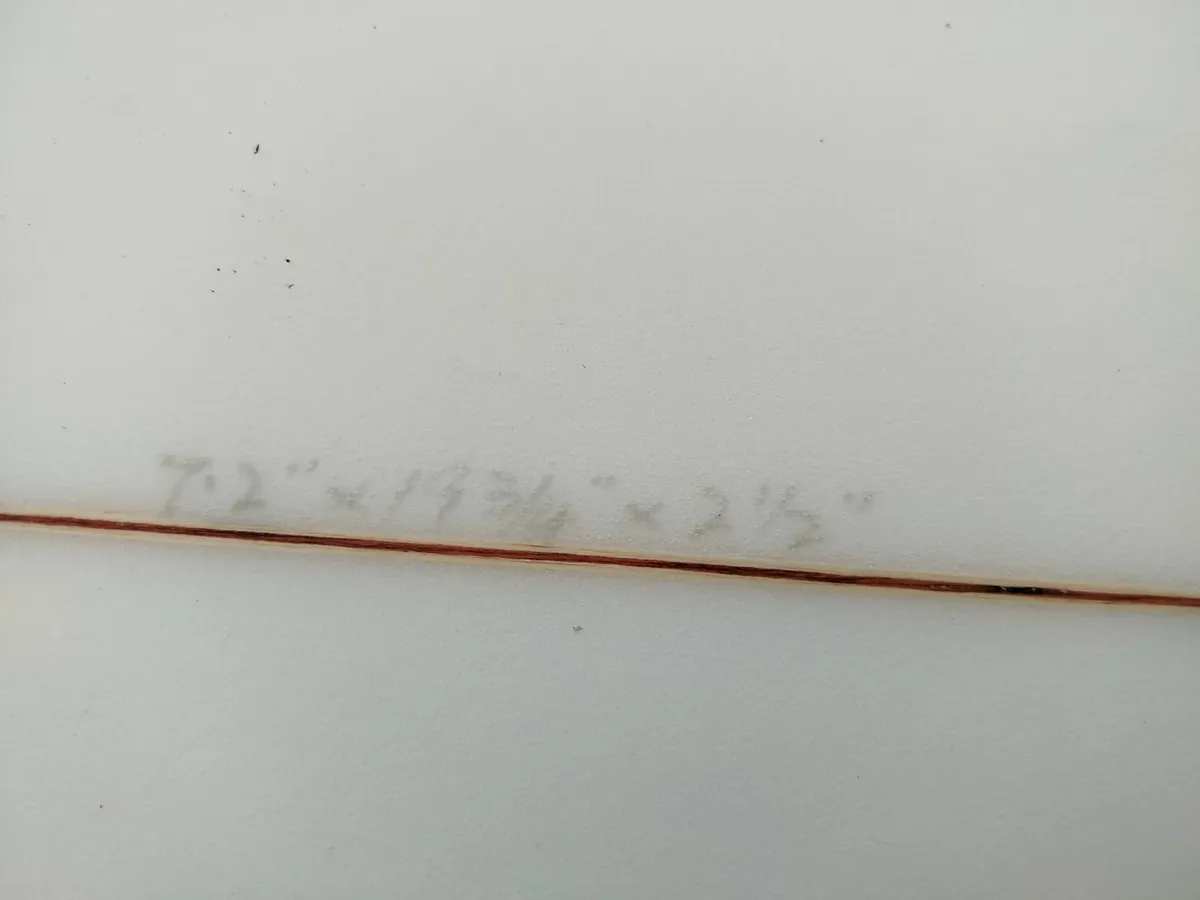 7'2" Surfboard - Image 1