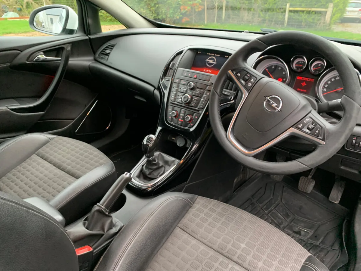 Opel Astra 2016 1.6 diesel Sri Nct and Tax - Image 3
