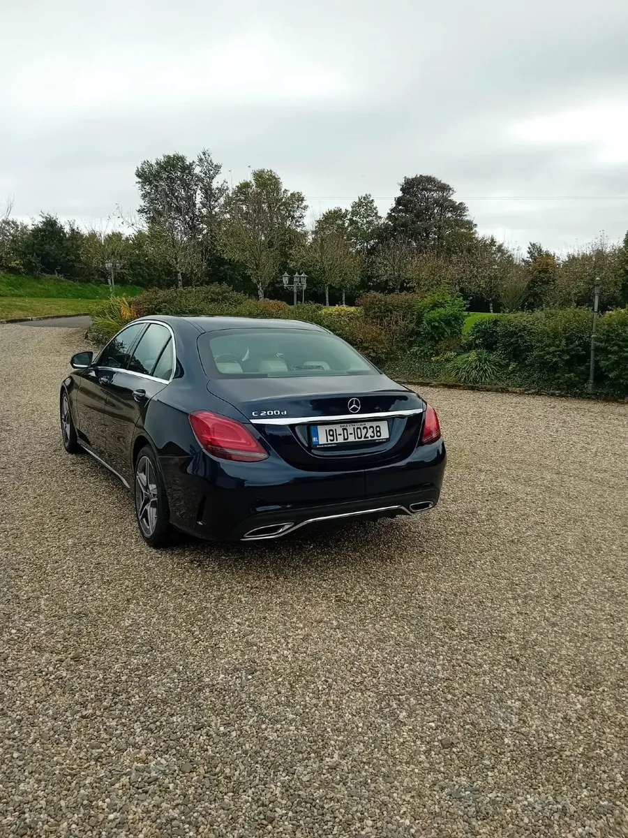 Mercedes-Benz C-Class 2019 - Image 4