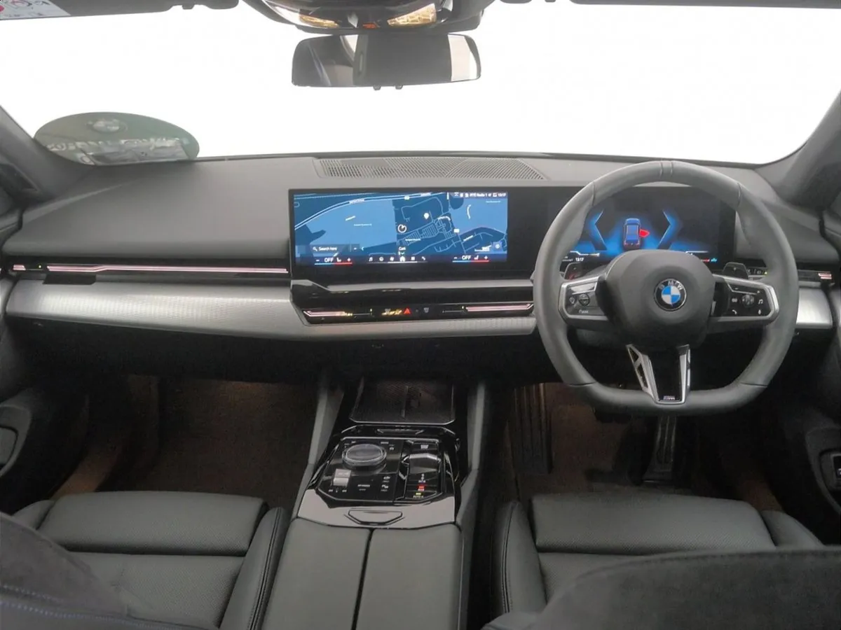 BMW 5 Series 520i M Sport Saloon - Image 4