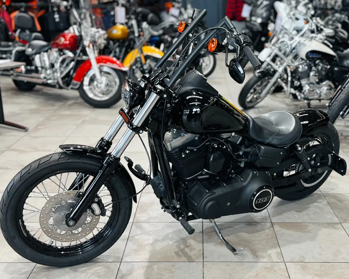 HARLEY-DAVIDSON STREET BOB - Image 3