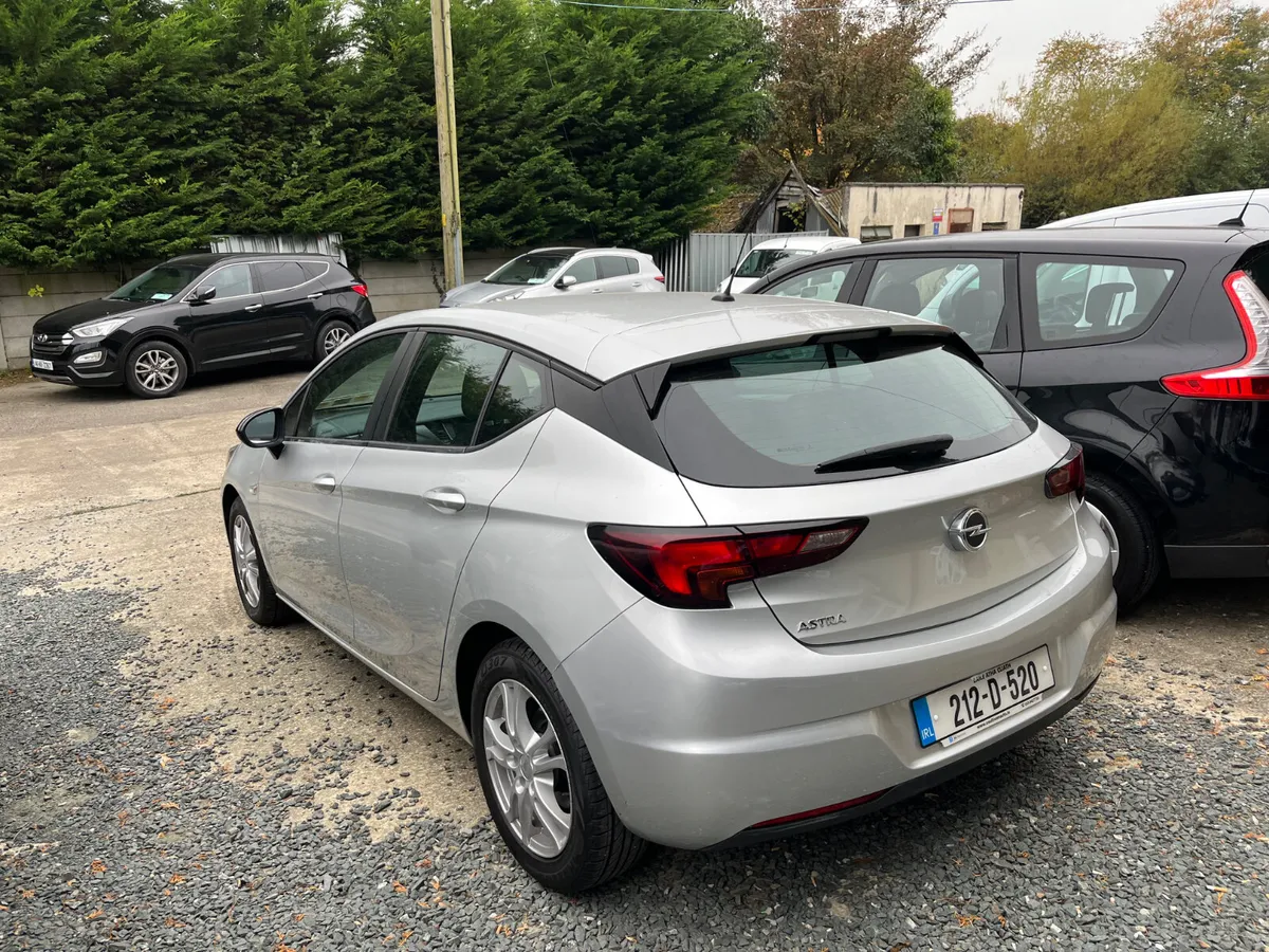Opel Astra 2021 - Image 3