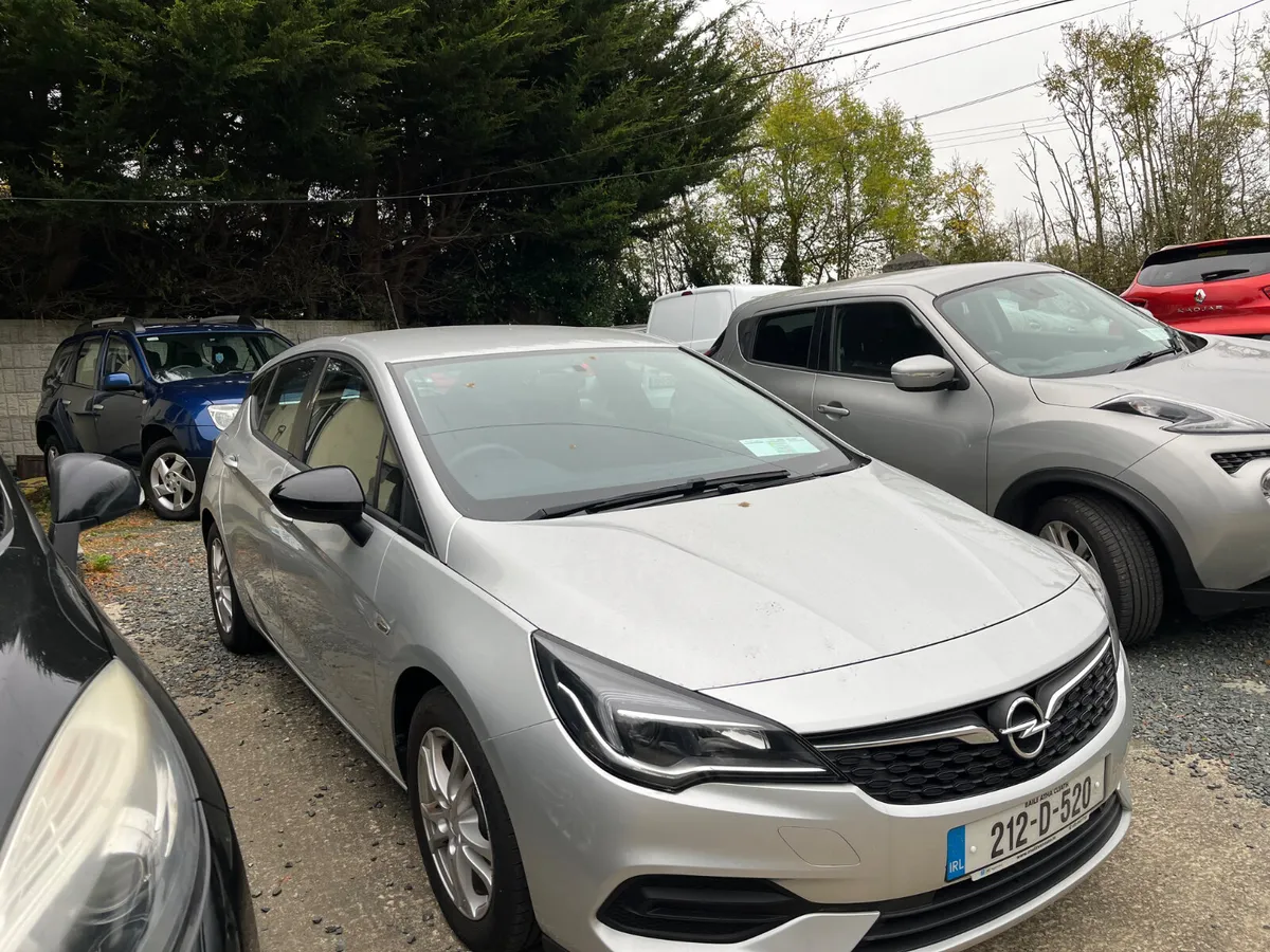 Opel Astra 2021 - Image 2