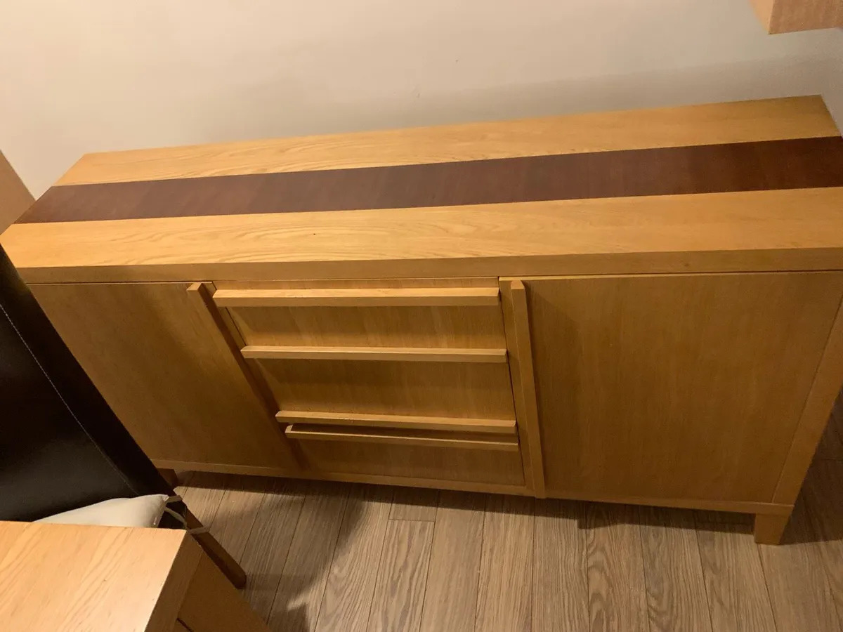 Table 6 chairs sideboard to match and Tvunit - Image 1