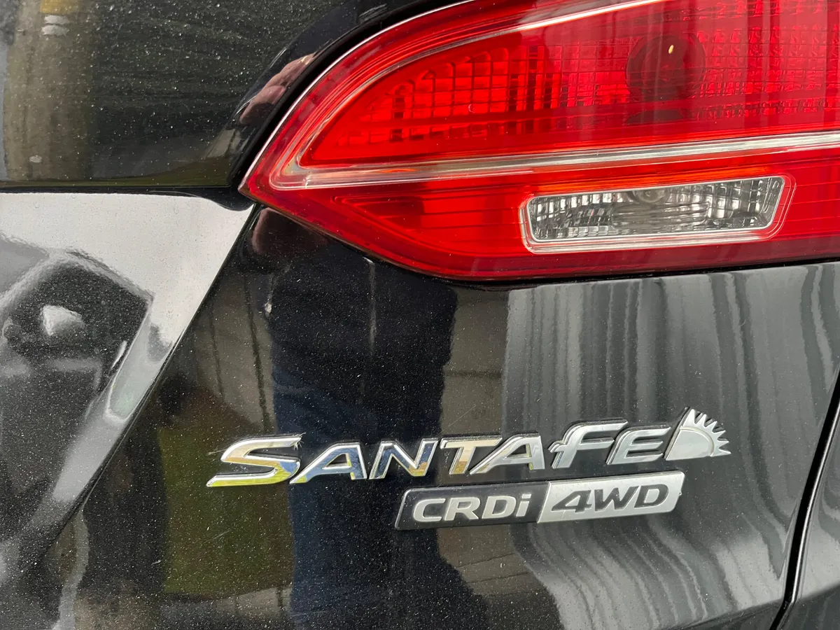 Hyundai Santa Fe 2014 - Image 2
