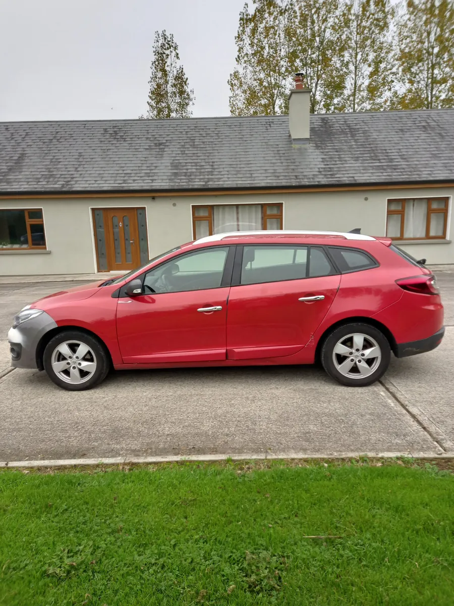 2014 Renault Megane Automatic 1.5 Diesel - Image 4