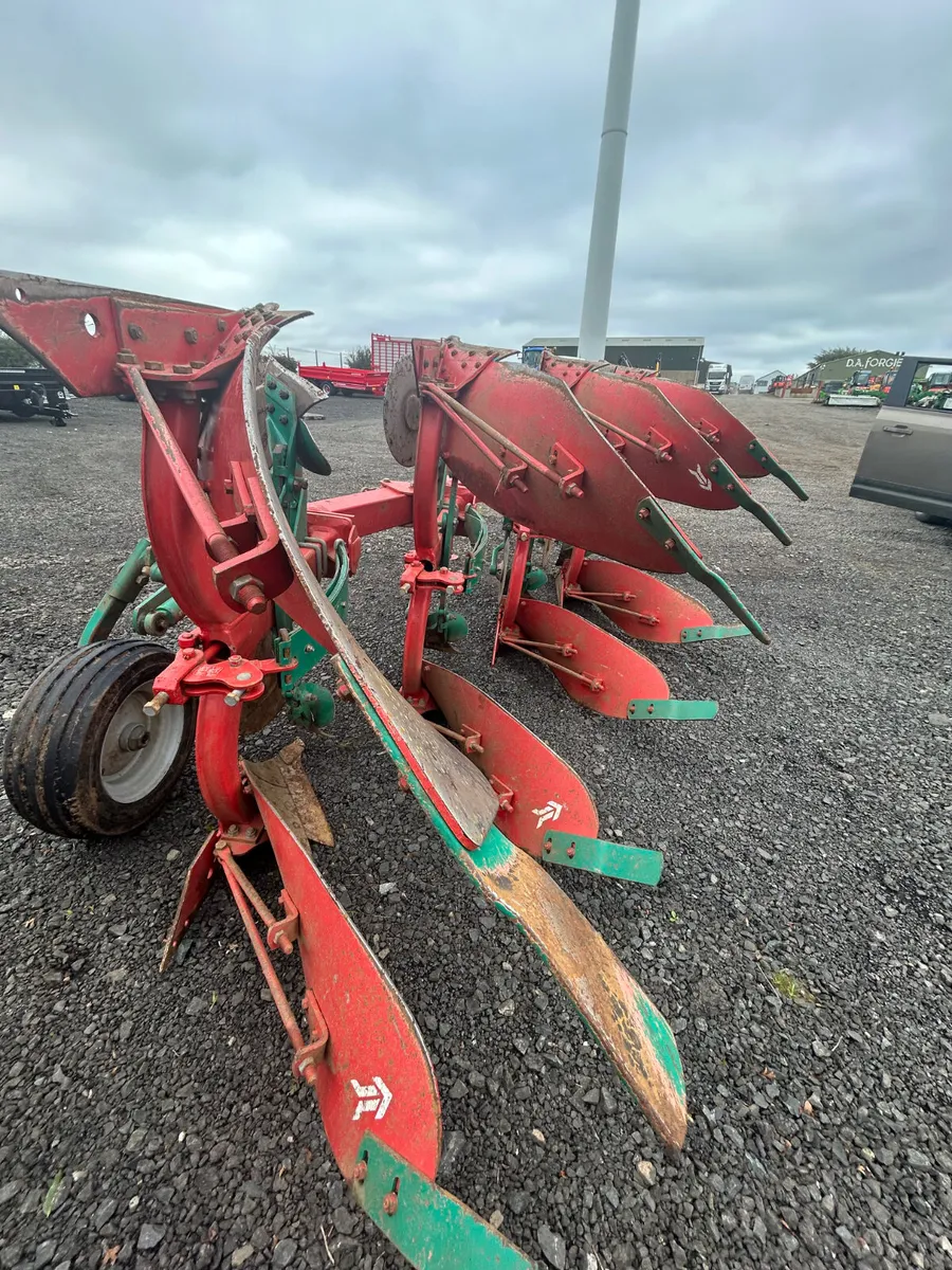 Kverneland ED85-200 4 furrow Plough - Image 4