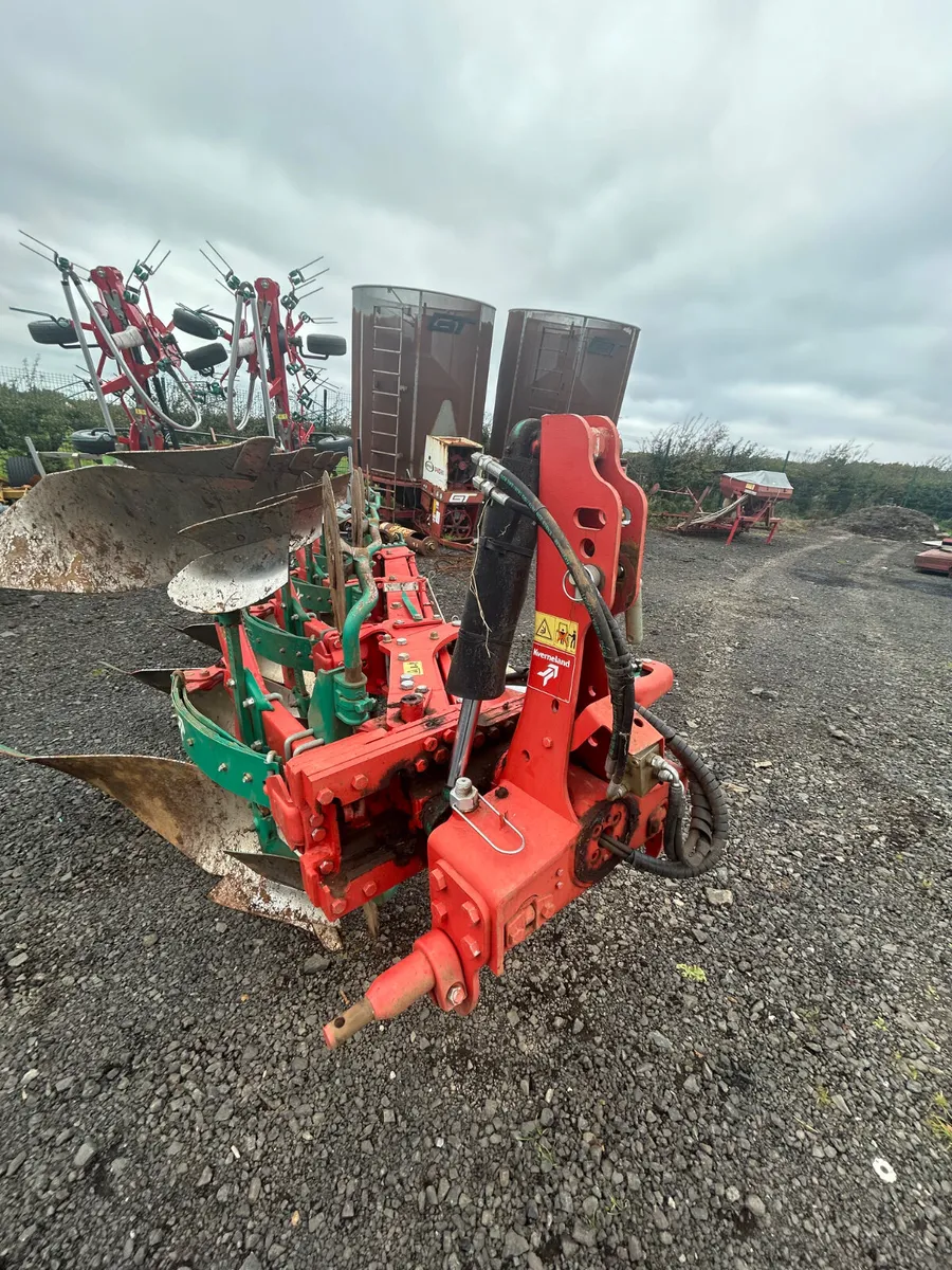 Kverneland ED85-200 4 furrow Plough - Image 1