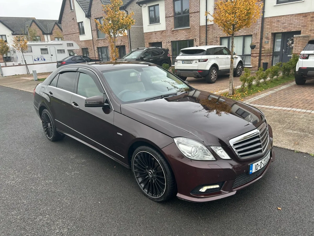 10 MERCEDES E CLASS E220 ADVANTGARDE €3,950 - Image 1