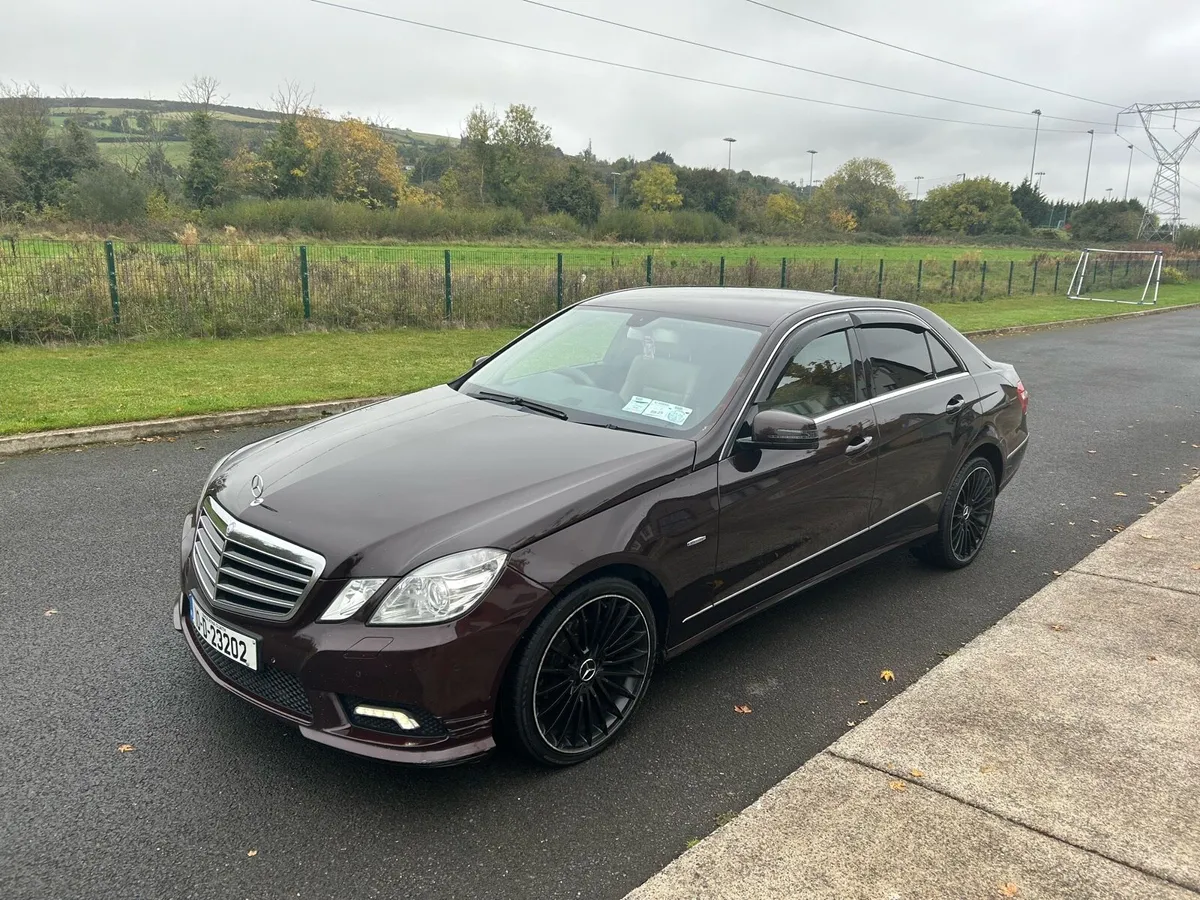 10 MERCEDES E CLASS E220 ADVANTGARDE €3,950 - Image 3