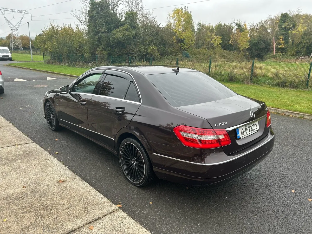 10 MERCEDES E CLASS E220 ADVANTGARDE €3,950 - Image 4
