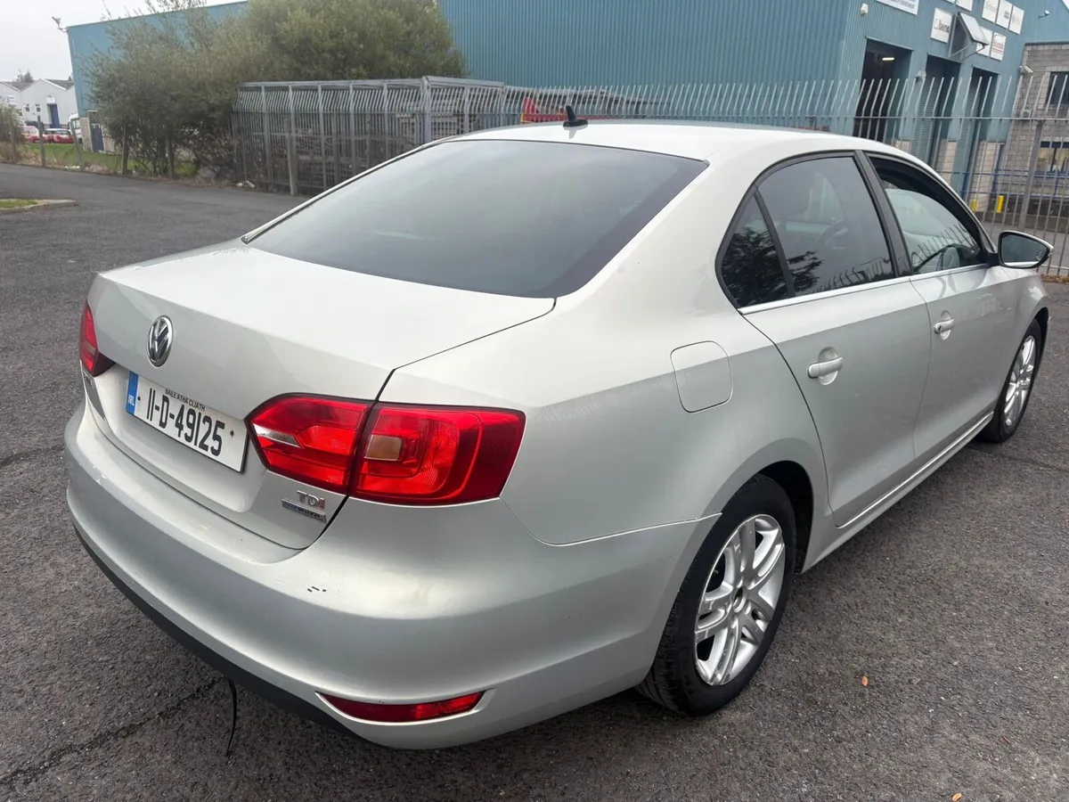 2011 Volkswagen Jetta 1.6TDI. - Image 2