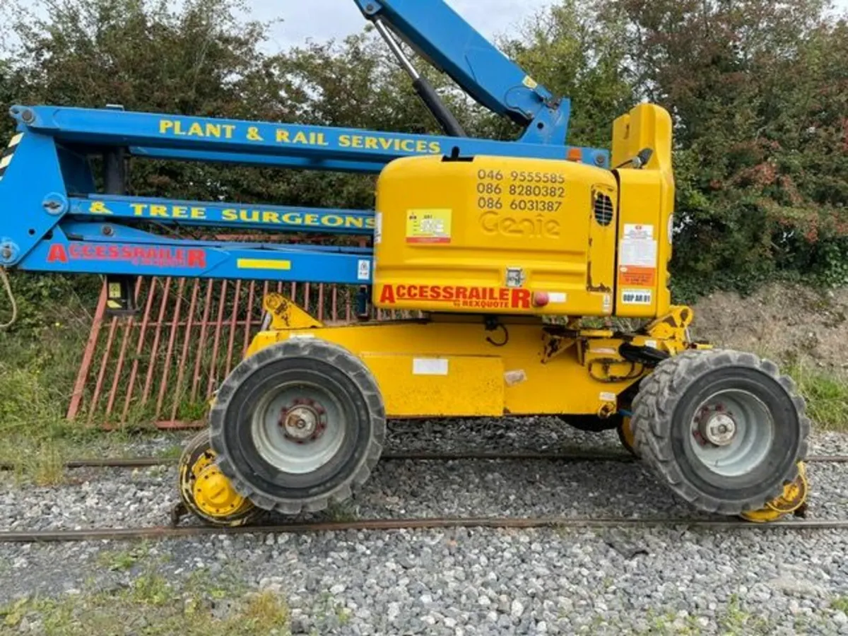 Rail Road Cherrypicker - Image 1