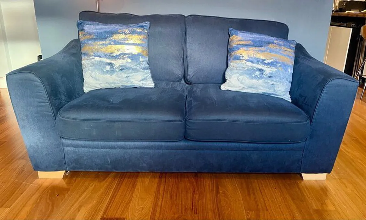 Navy couch 2 seater - Image 1