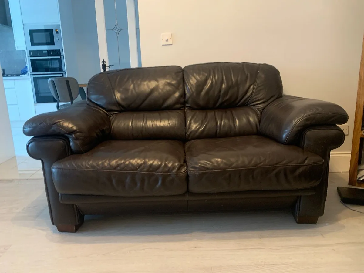 Sofas    3  sitter and 2 sitter - Image 3