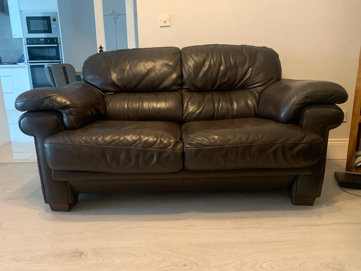 Sofas    3  sitter and 2 sitter - Image 4