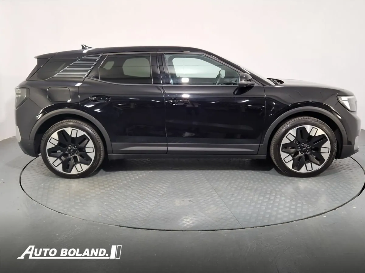 Ford Explorer Premium 77kWh Extended Range RWD - Image 3