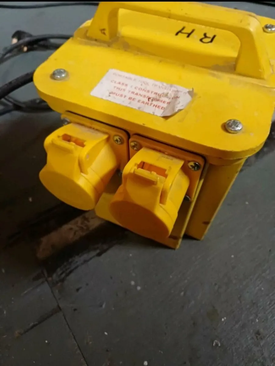 110v transformer and extension lead - Image 1