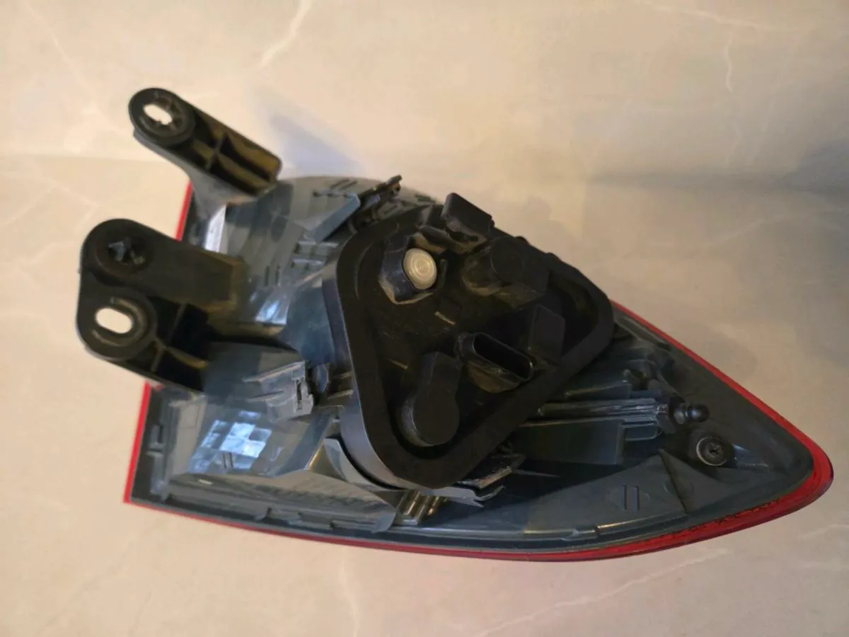 BMW F30 Saloon Rear Light - Image 3