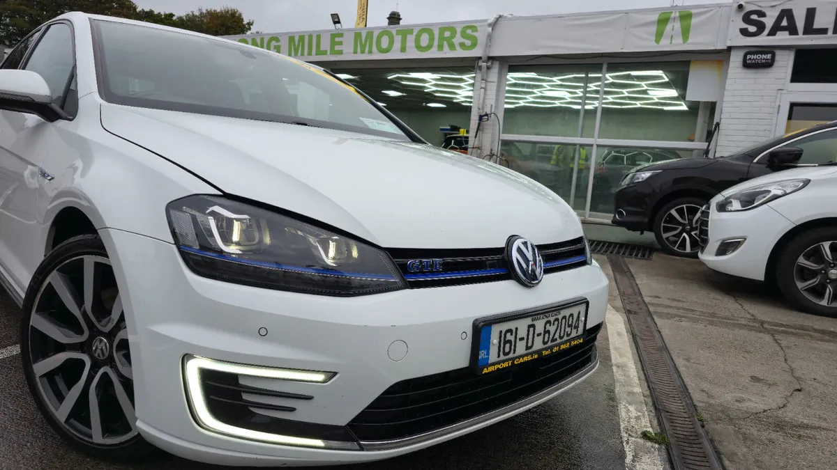 Volkswagen Golf 1.4 GTE 204P BHP AUTO - Image 4