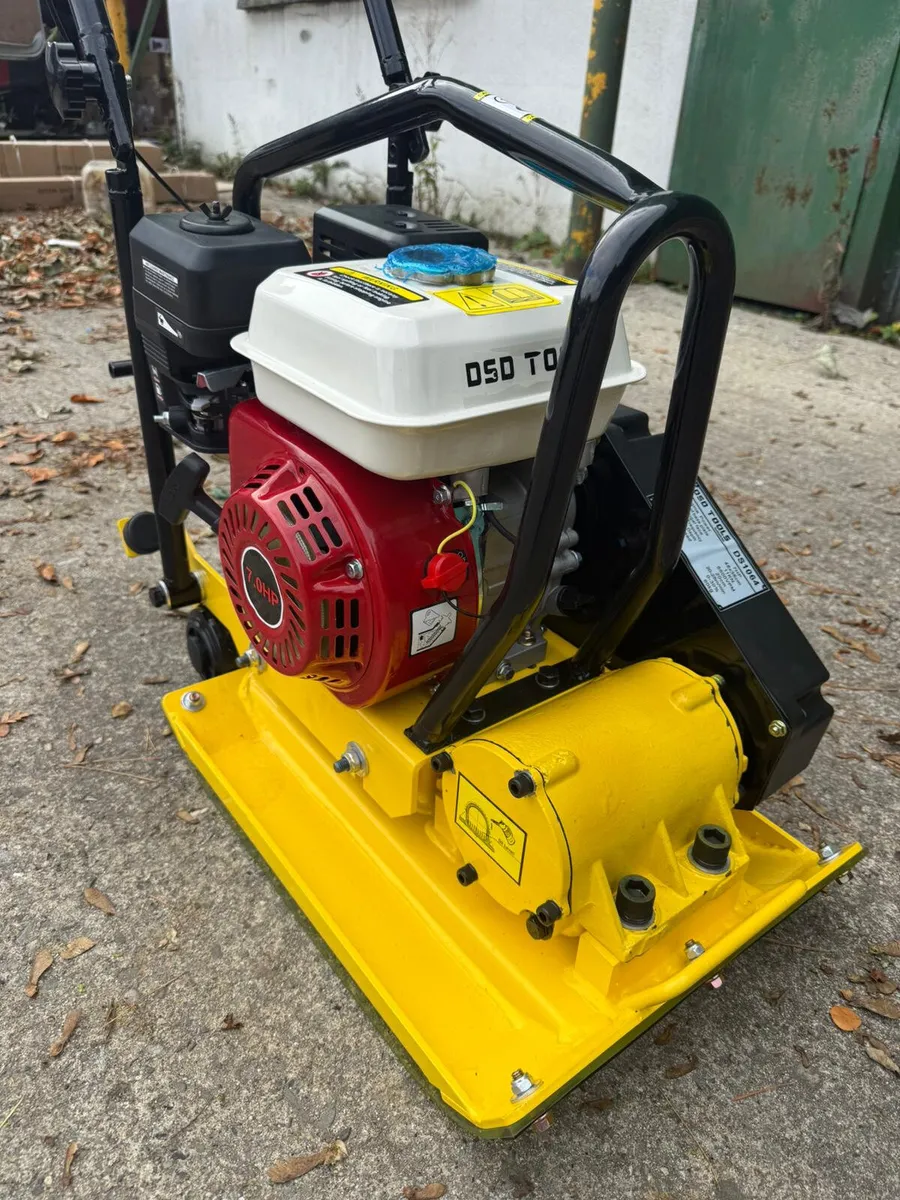 DSD 7 HP 4 Stroke Petrol Engine Wacker Plate Compa - Image 3