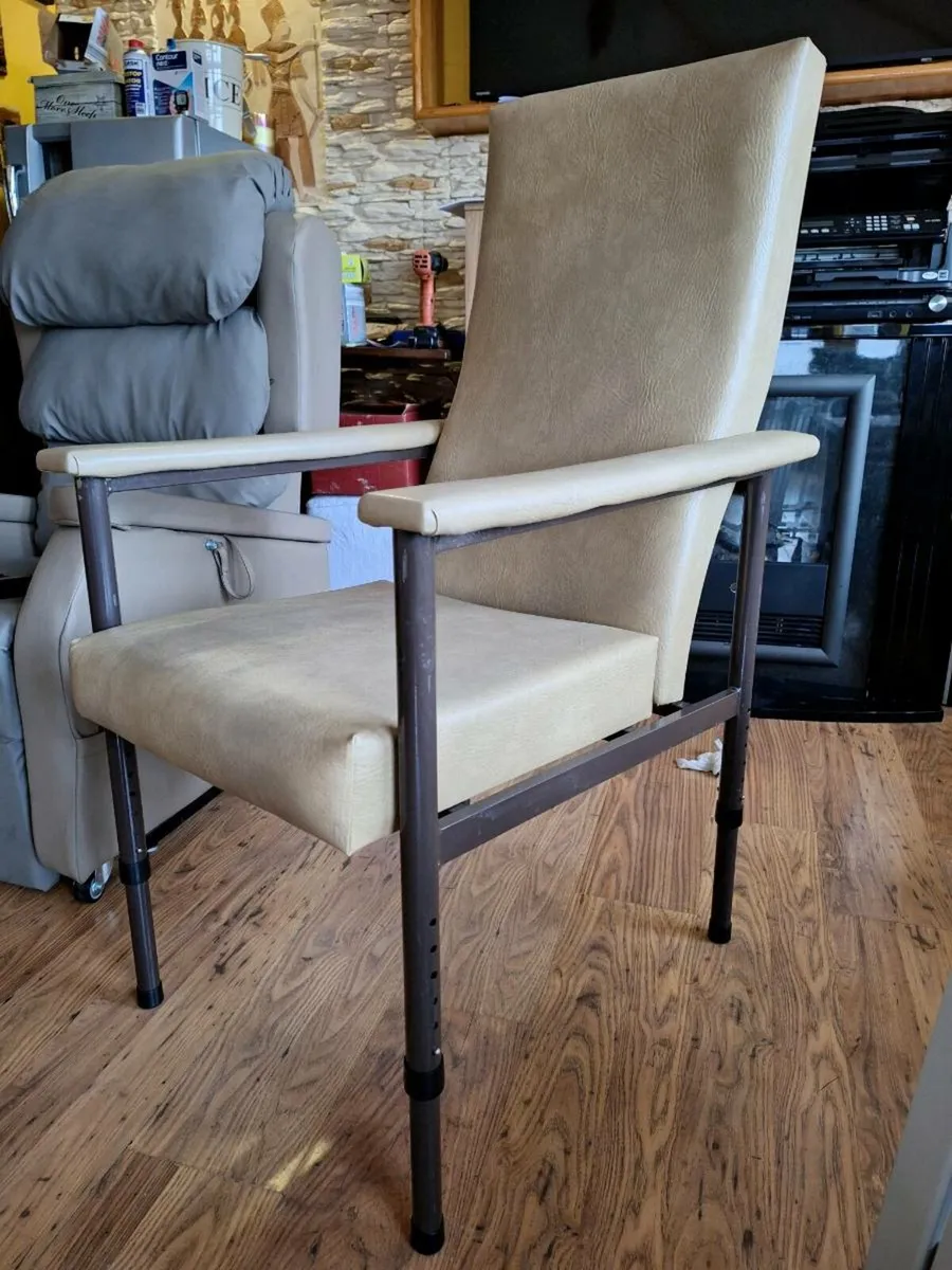 Orthopedec height adjustable chair - Image 3