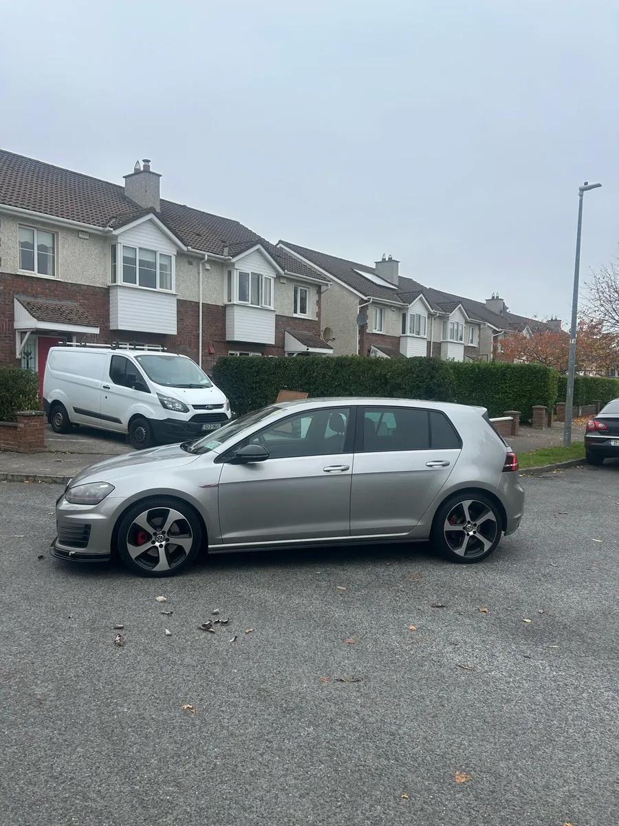 2014 Volkswagen Golf GTI - Image 4