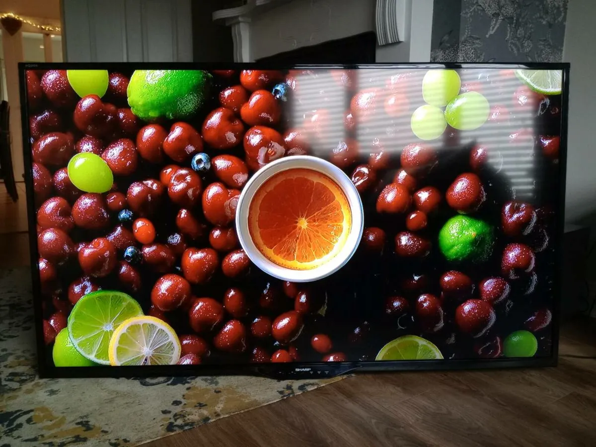 Sharp 60" full HD TV (not smart) LC-60LE651K - Image 2