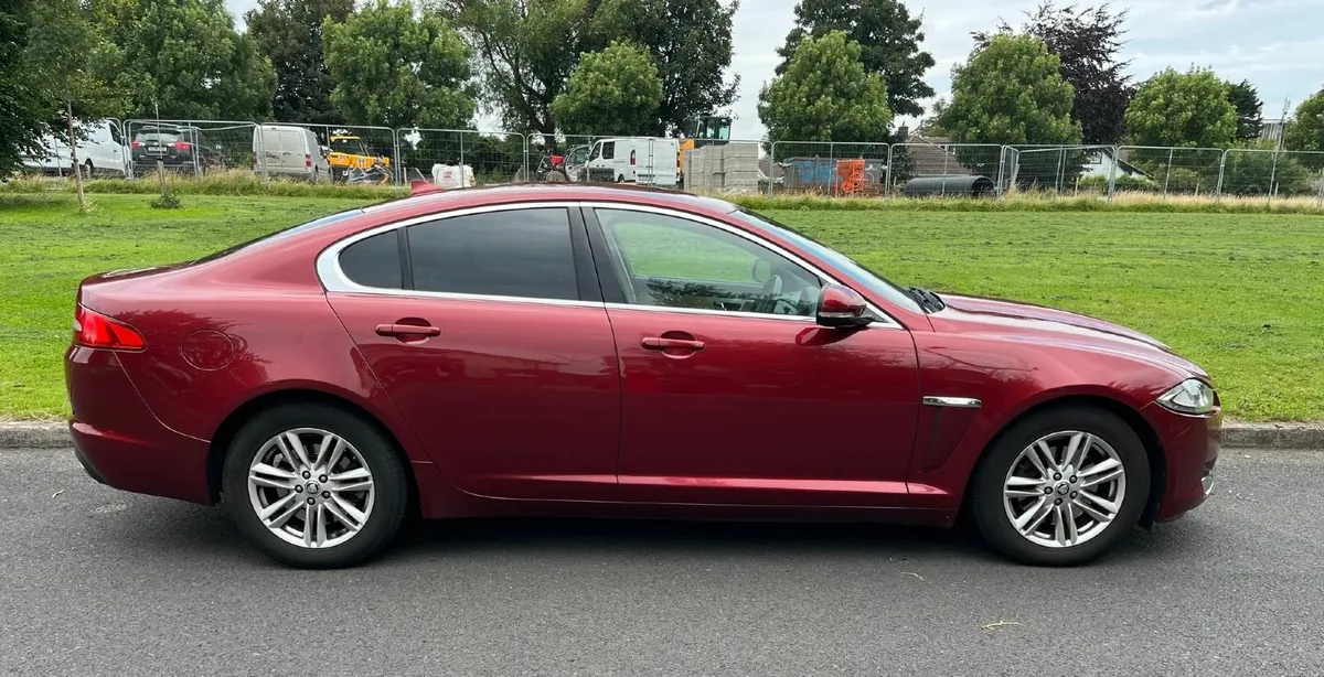 Jaguar XF 2012 - Image 2