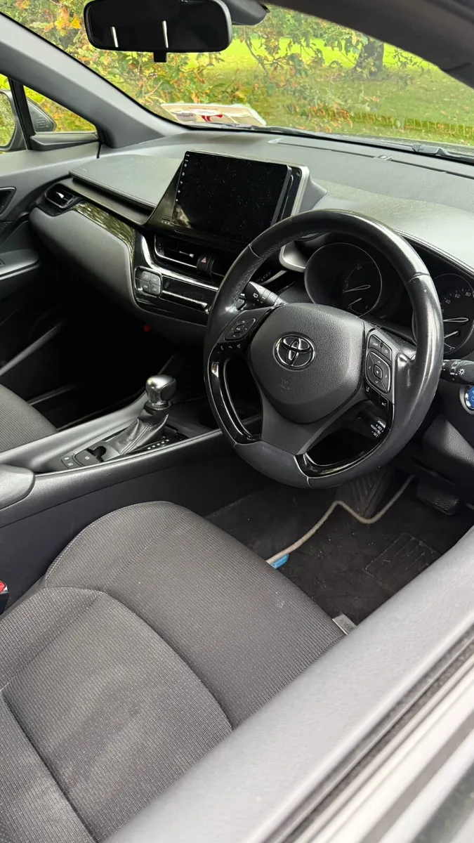 ⚫️Toyota C-HR 2018 LOW KM’S⚫️ - Image 4