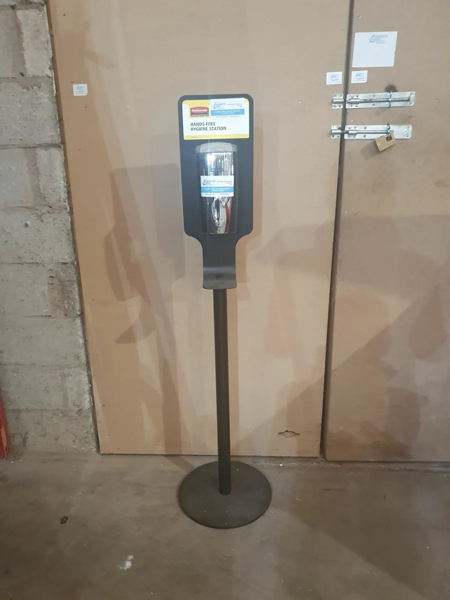 RCP AutoFoam Premium Floor Stand SKU: FG750824 - Image 2