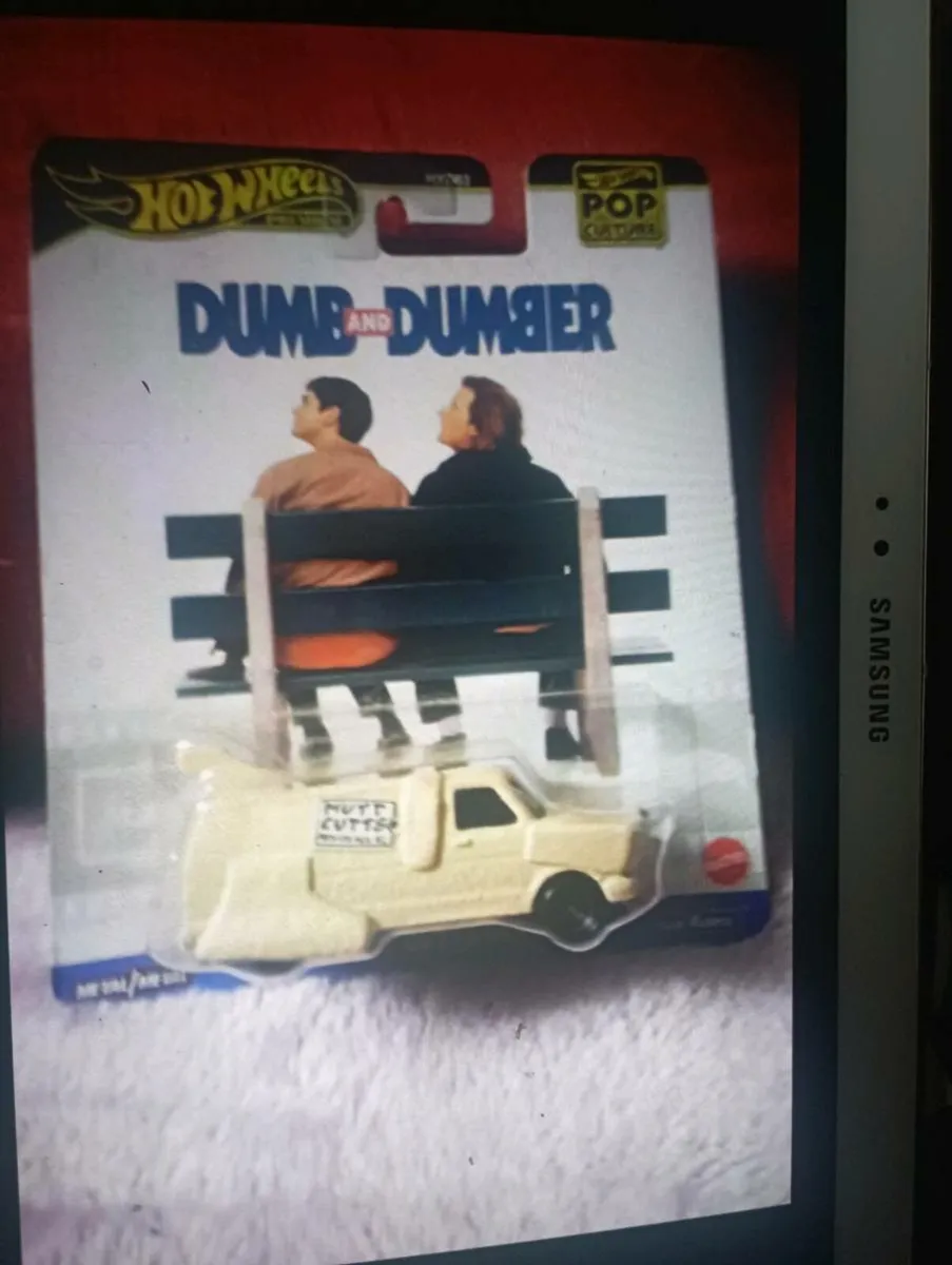 HOT WHEELS PREMIUM   DUMB & DUMBER - Image 1