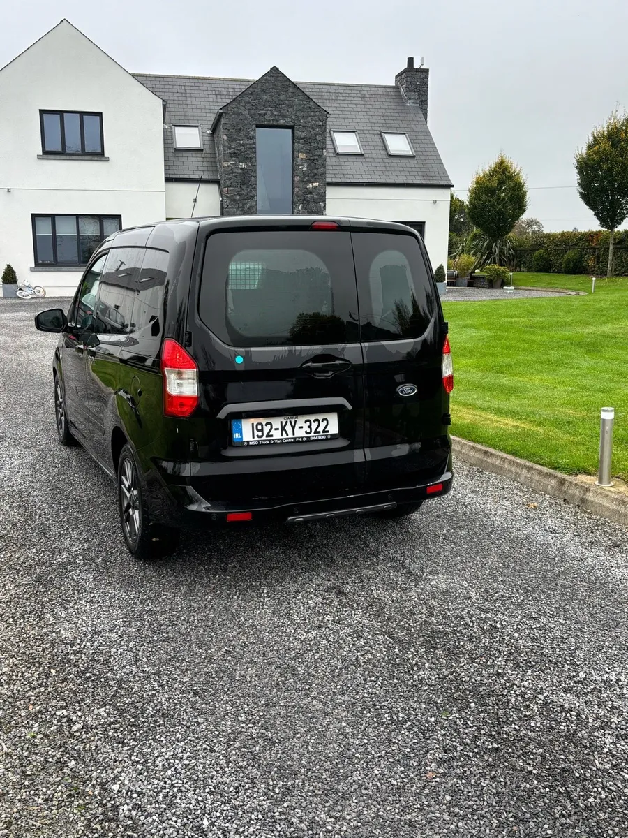 Ford transit courier - Image 4
