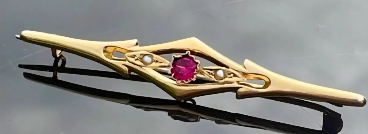 9c Gold Brooch with Ruby and Seed Pearls.
