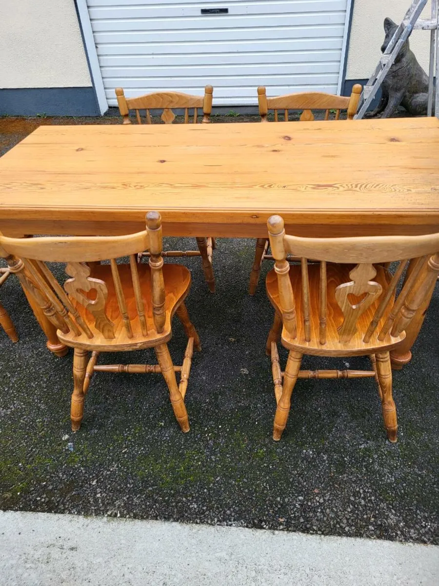 Kitchen Table And six chairs - Image 2