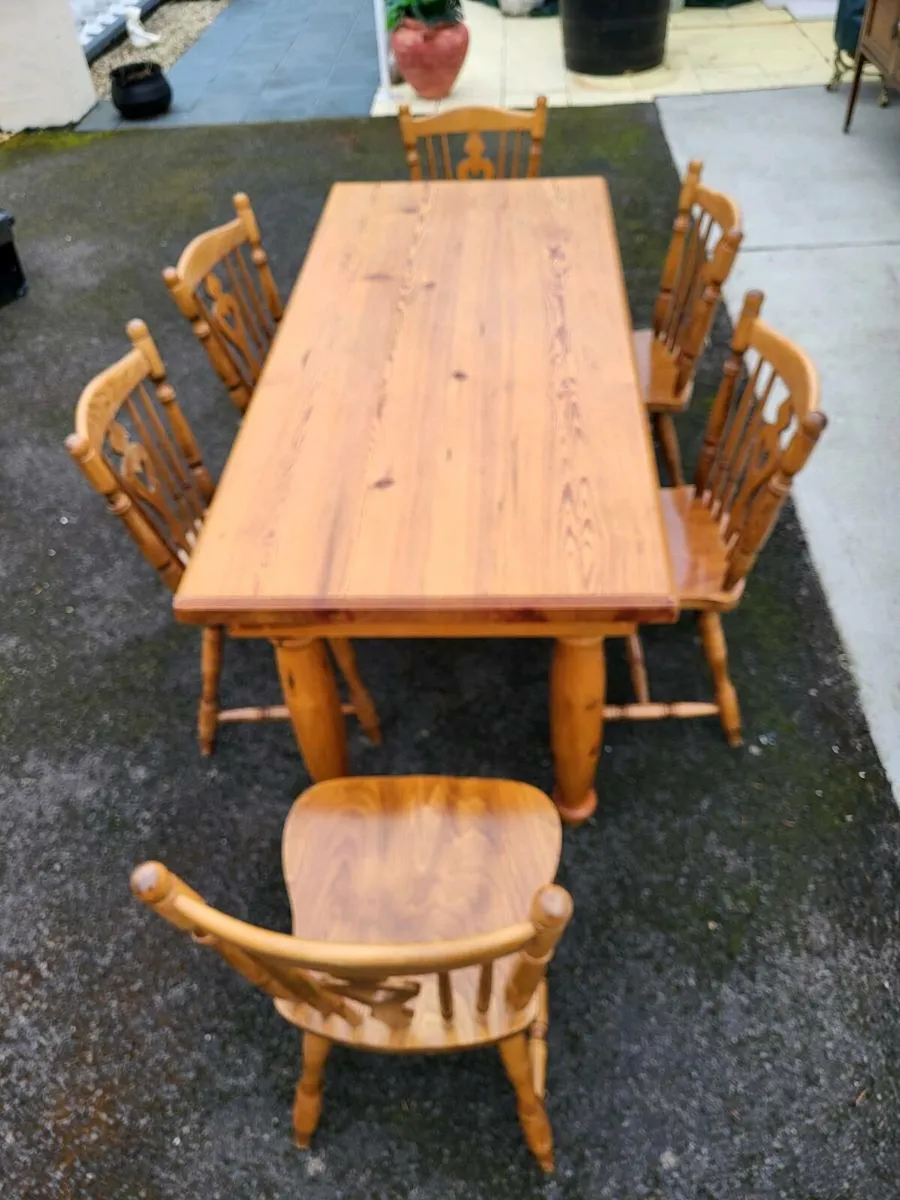 Kitchen Table And six chairs - Image 3