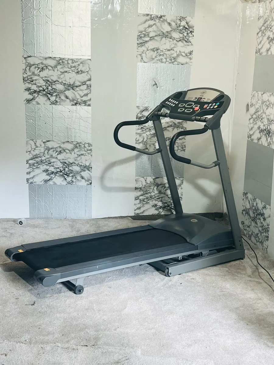 LARGE TREADMILL 136KG MAXIMUM USER WEIGHT, - Image 3