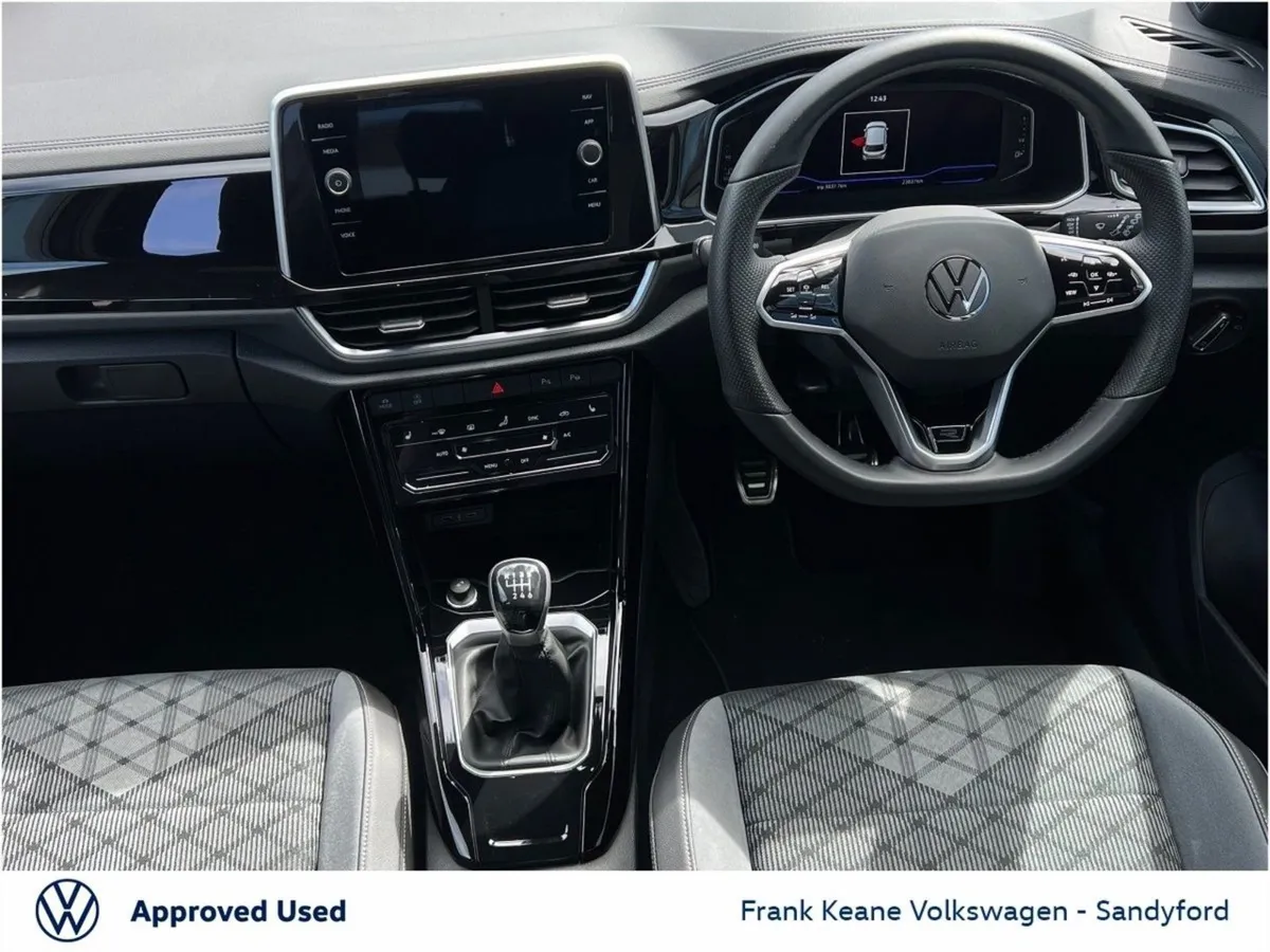 Volkswagen T-Roc  r-line  75 Edition  1.0 TSI 116 - Image 2