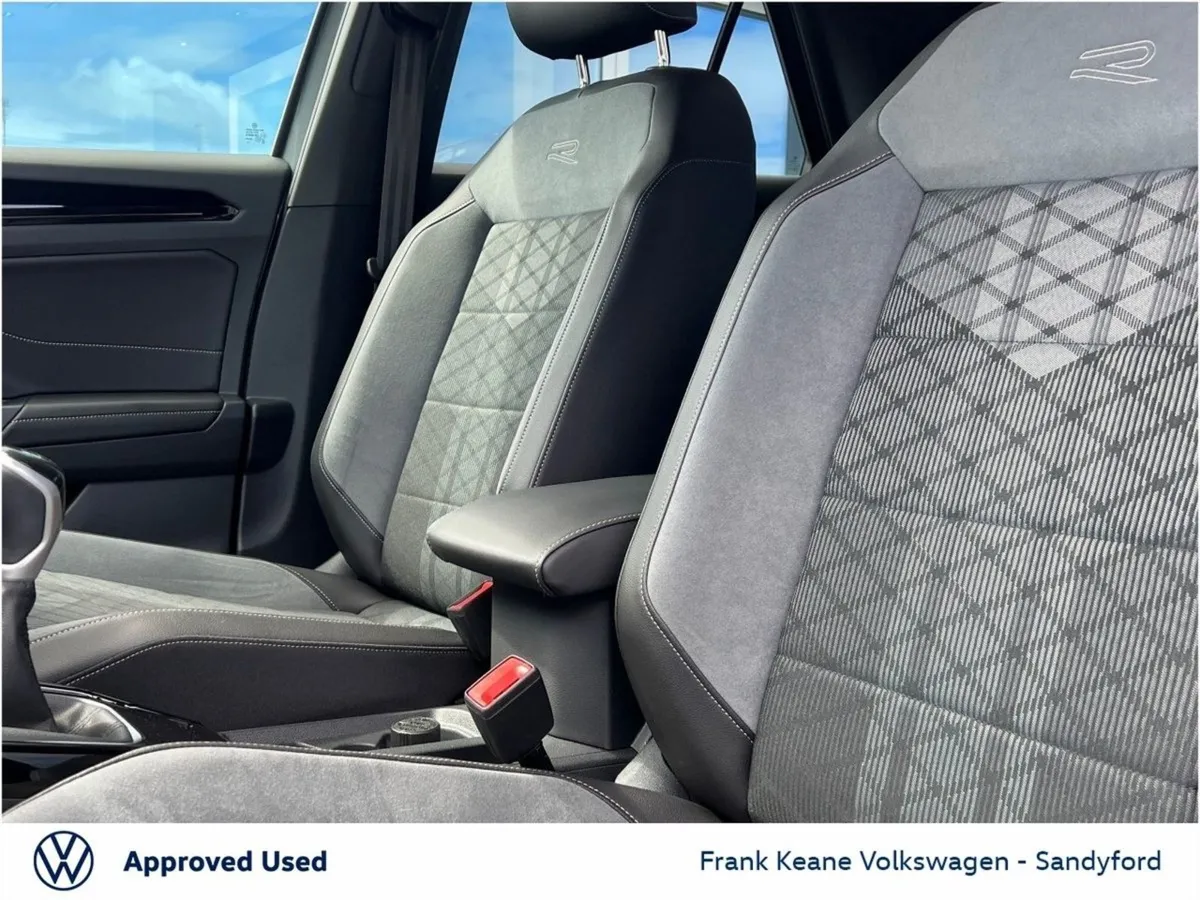 Volkswagen T-Roc  r-line  75 Edition  1.0 TSI 116 - Image 4