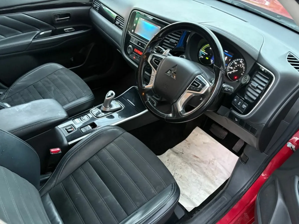 Mitsubishi Outlander 2.4 Juro Phev 221BHP 4WD - Image 2