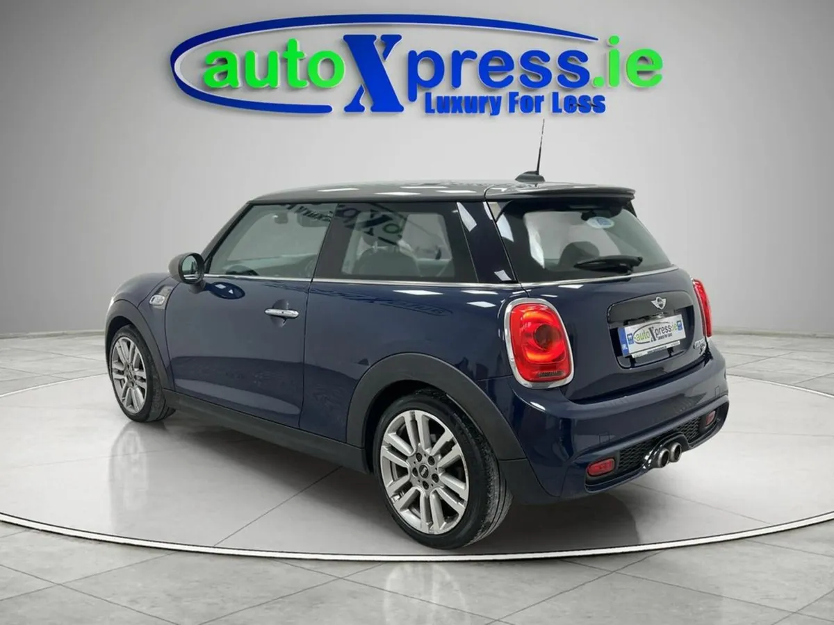 Mini Cooper D 2.0 Automatic, Reversing camera - Image 3